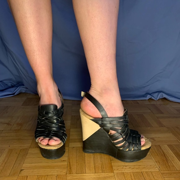 Wedge - Picture 2 of 5